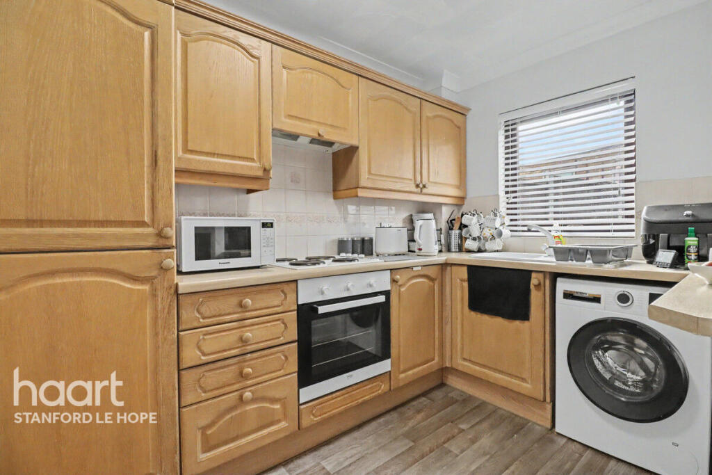 House in Southend-on-Sea - View 4