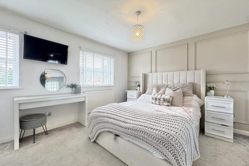House in Fareham, Titchfield Park - More