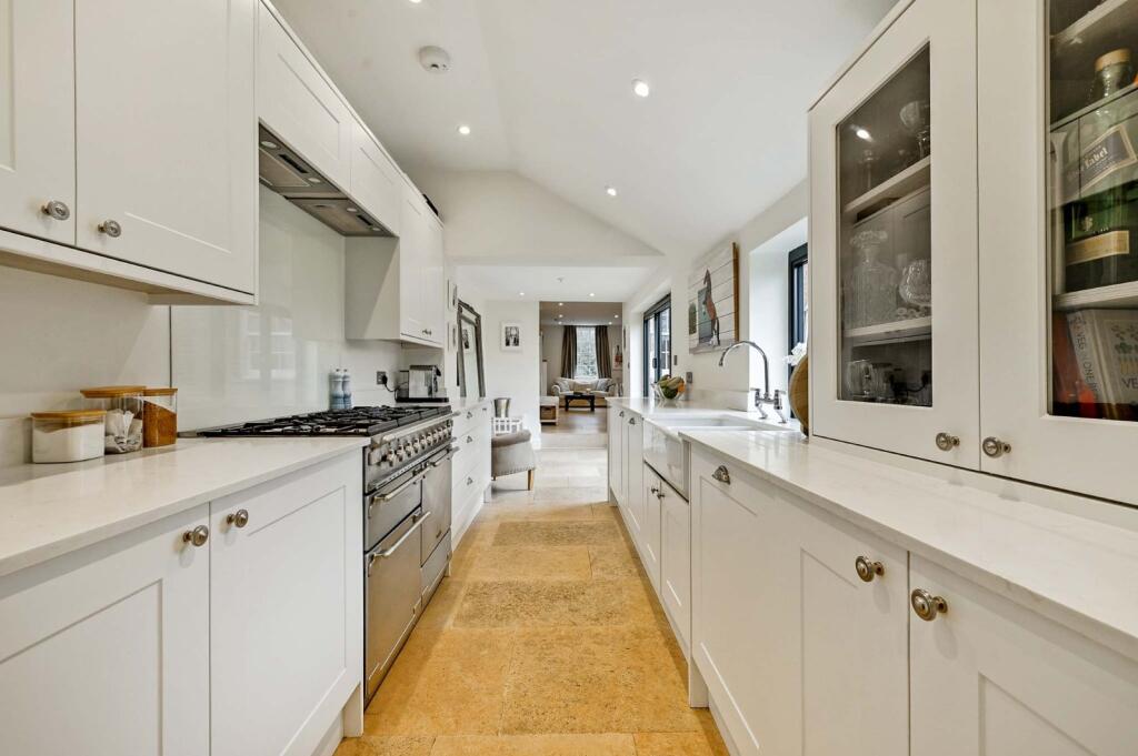 Newell Green, Warfield, Bracknell, Berkshire - View 3