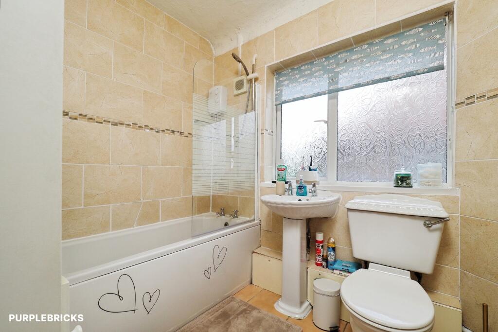 House in Nottingham, Aspley - More
