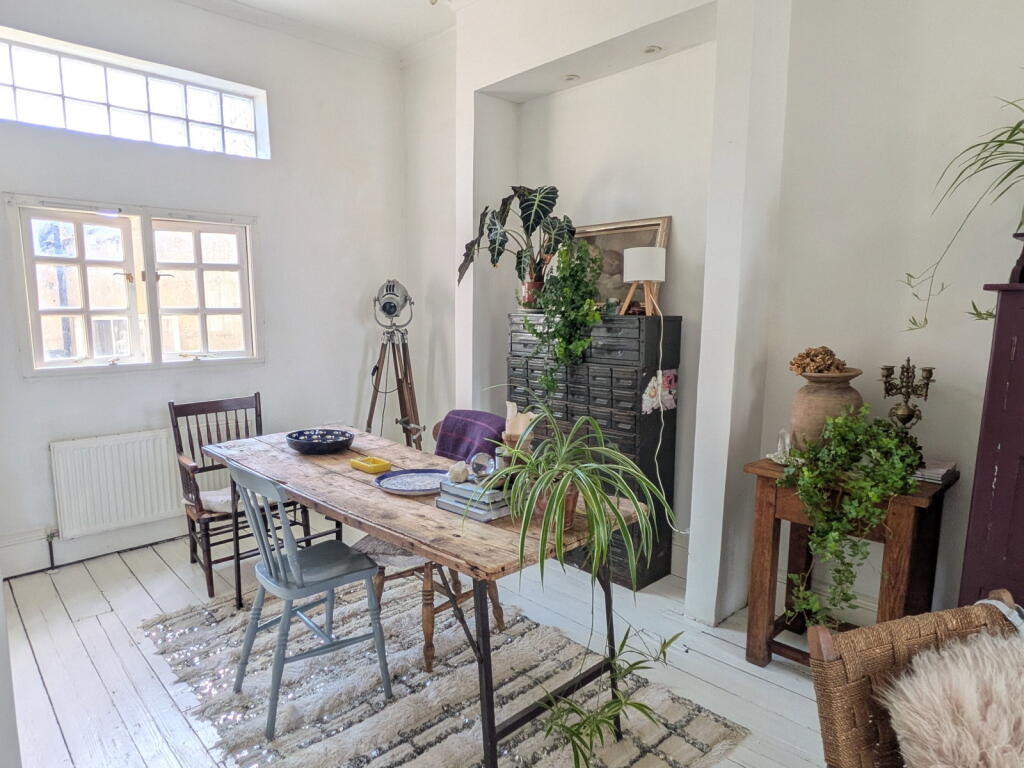 Apartment in Tonbridge - More