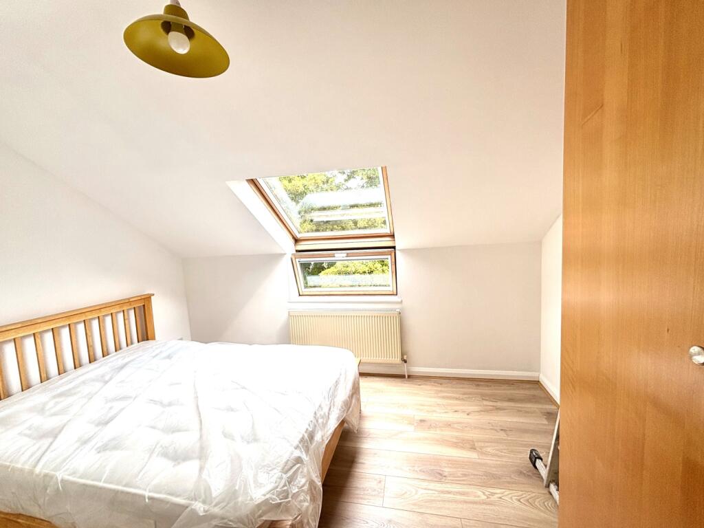 House in Twickenham - View 5