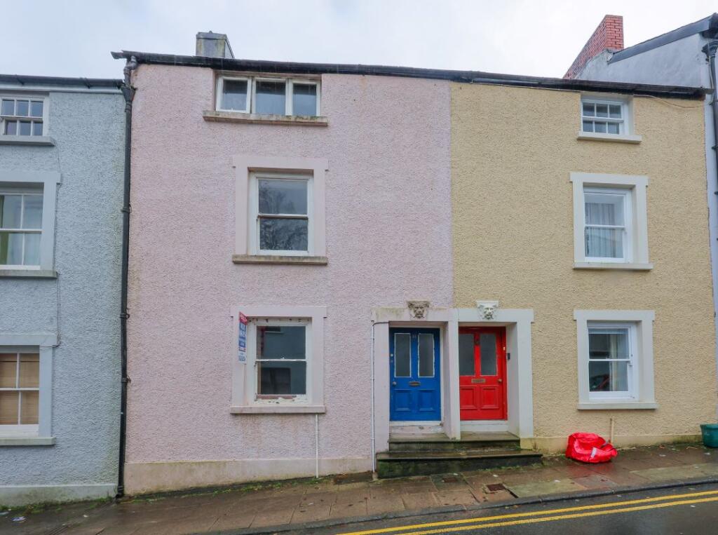 Main image of property: 11 Gloucester Terrace, Haverfordwest, Dyfed, SA61 2JJ