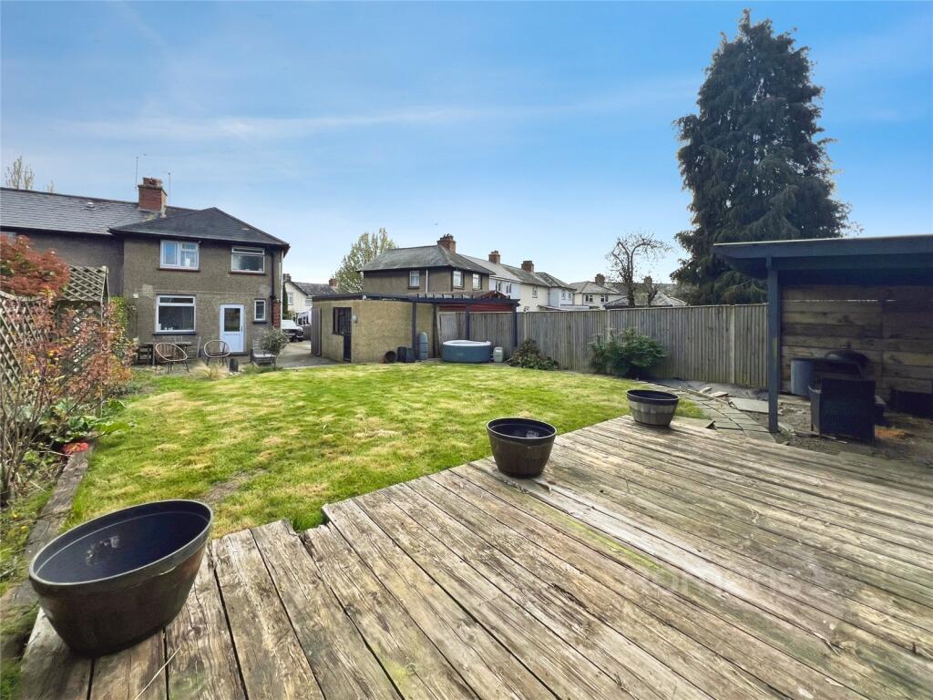 House in Rushmoor, North Town - View 2