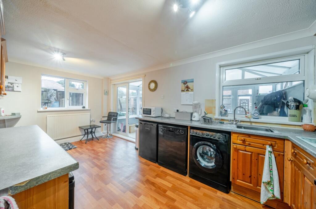 Tetney Road, Humberston, Grimsby, Lincolnshire, DN36 photo 3