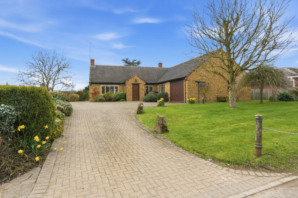 Main image of property: Broadwell, Rugby, Warwickshire CV23 8HB