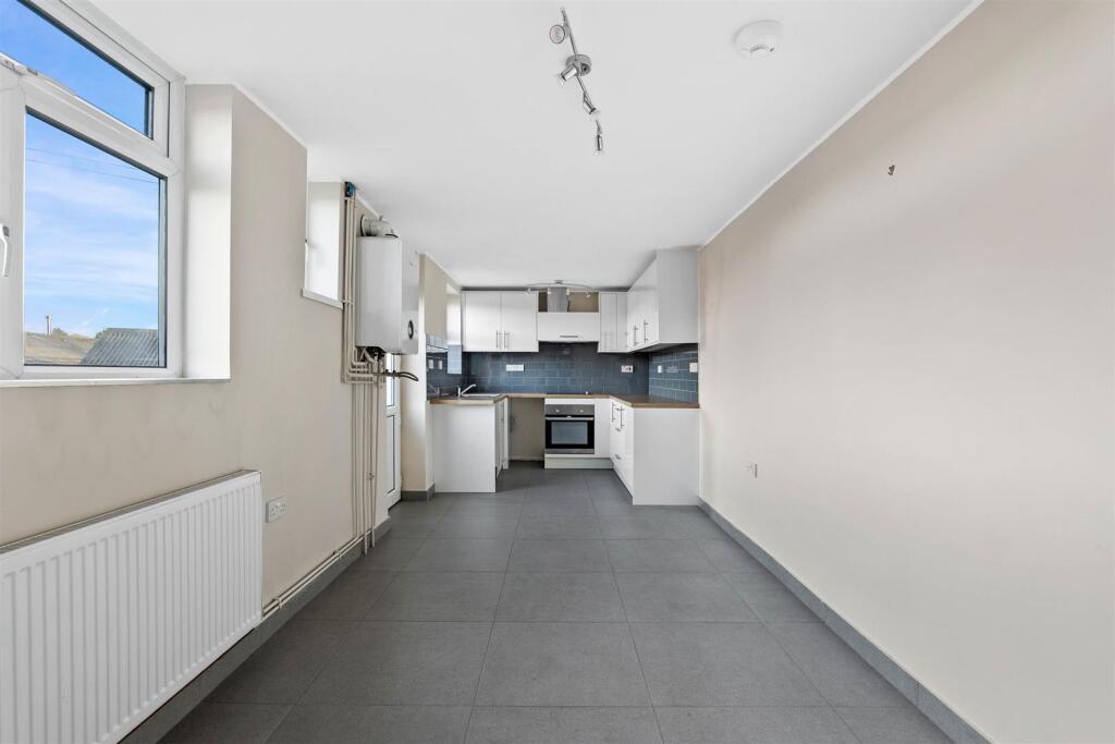 House in Dudley - View 3