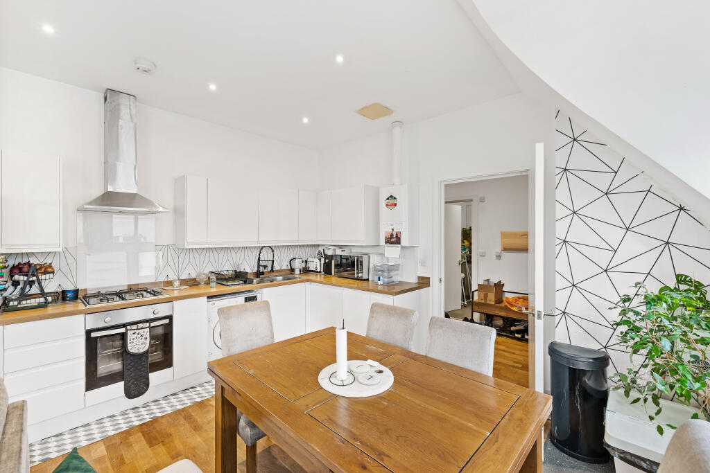 Main image of property: Ref: EL - Whyteleafe Hill, Whyteleafe, CR3 0FA