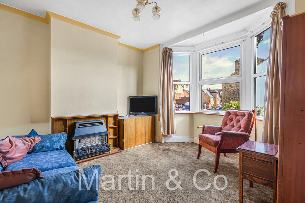 House in Croydon - View 3