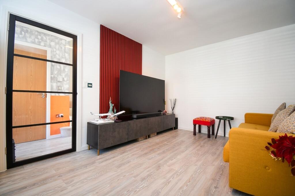 House in Salford, Greater Manchester - View 3
