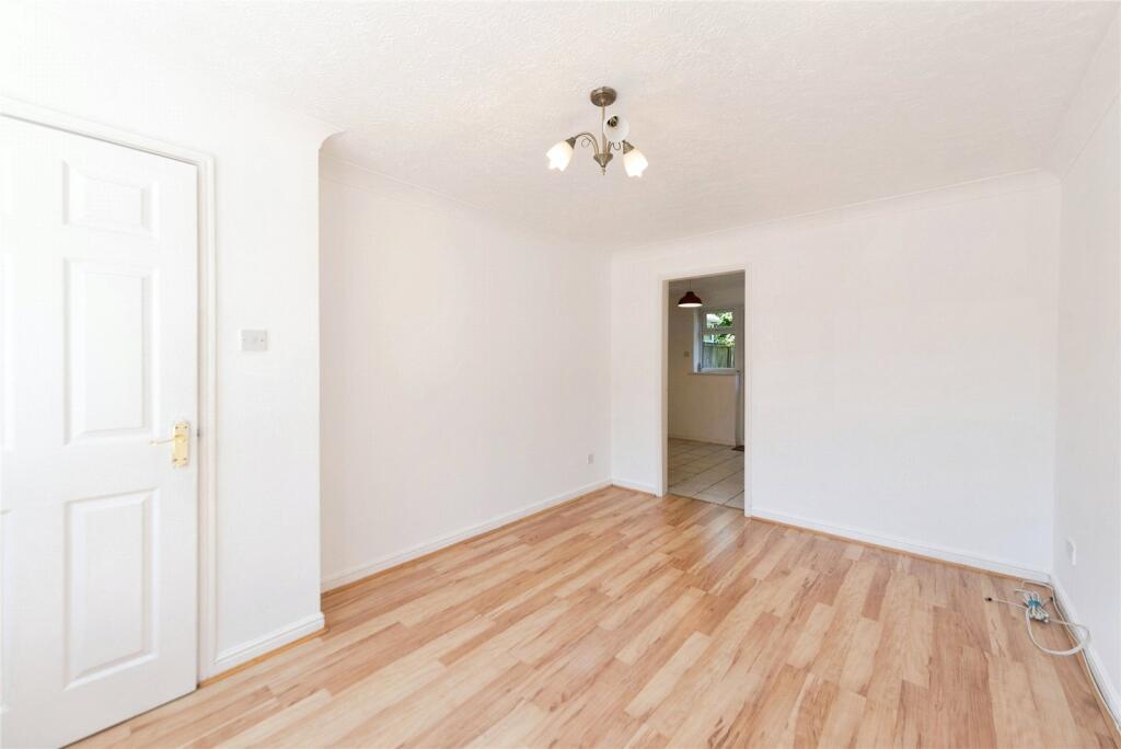 House in Southampton - More