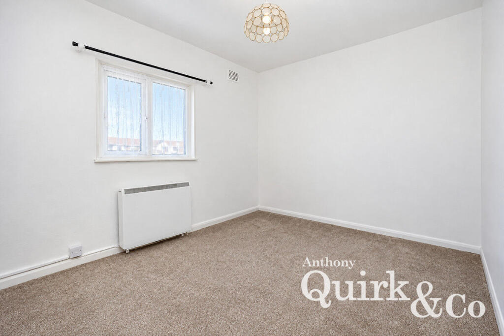 House in Castle Point, Canvey Island - View 5