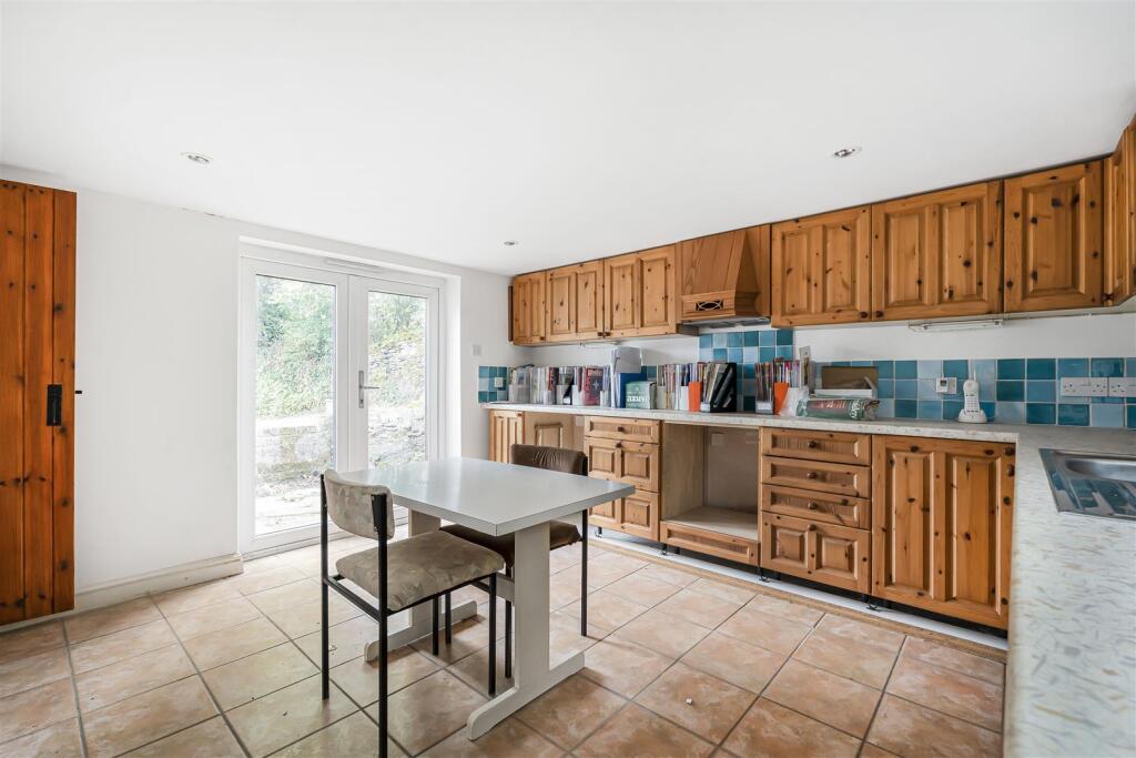 House in Plymouth - View 5