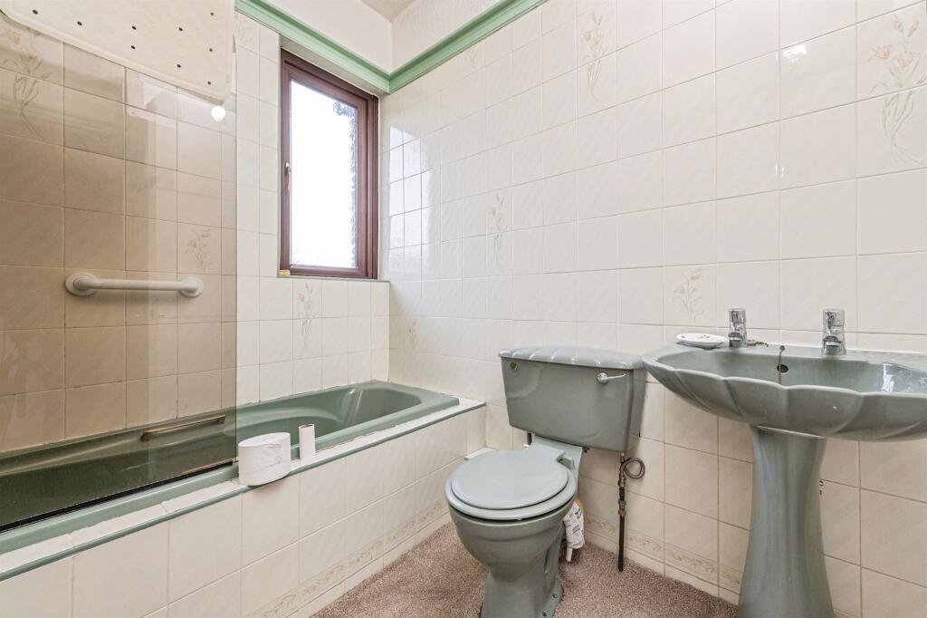 Additional image 13 of Frimley Drive, Bradford