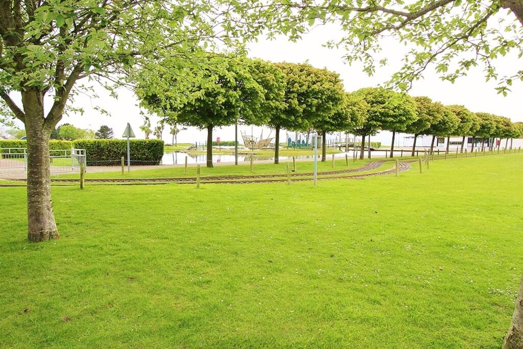 Agnew Crescent, Stranraer, DG9 photo 2