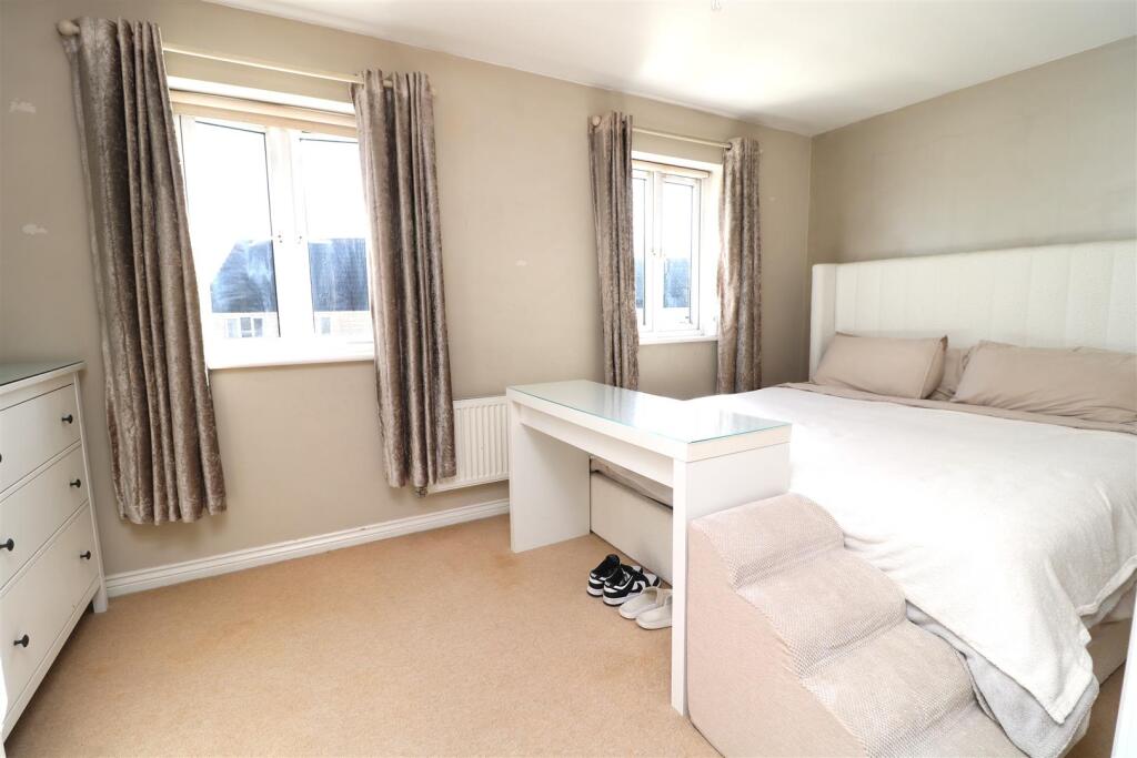 Barley Rise, Trowbridge - View 6
