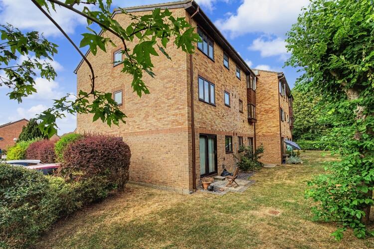 Main image of property: Franklyn Close, Abingdon