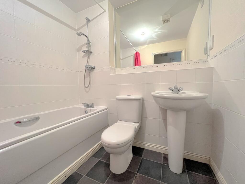 Apartment in Bridgend - View 5