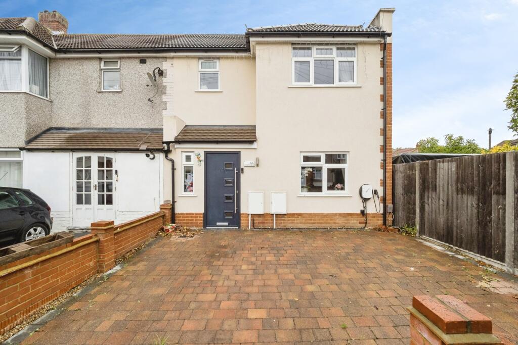 3-bed terraced on Laburnum Walk, Hornchurch, RM12, £550,000