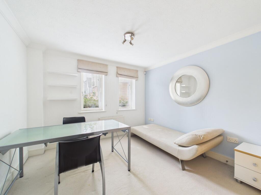 Apartment in Rochester - More