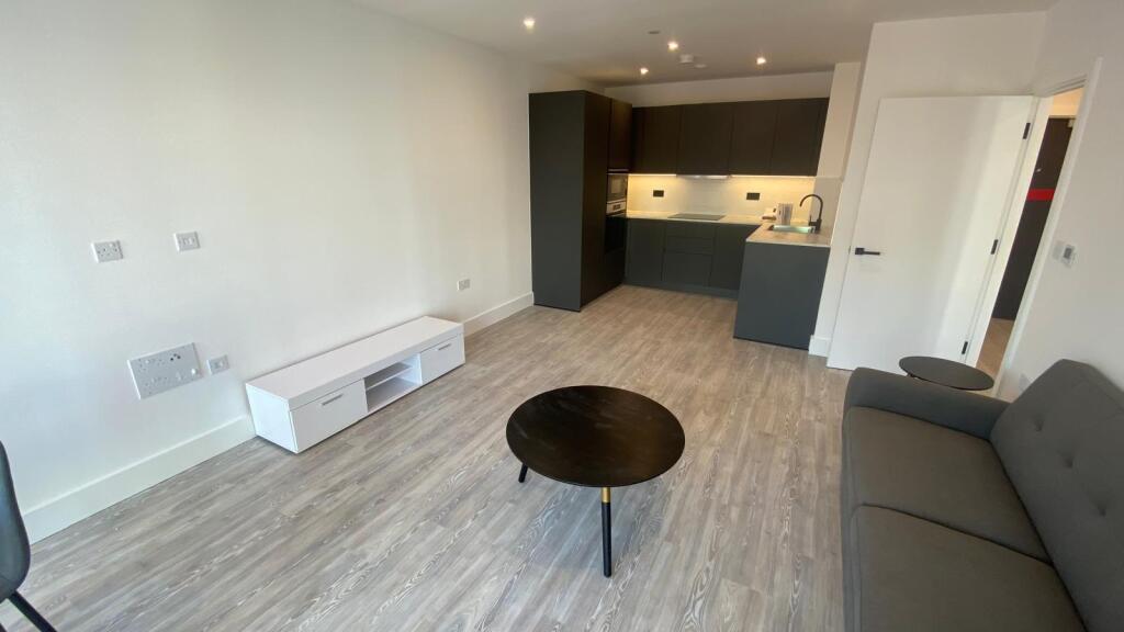 Apartment in Croydon - View 4