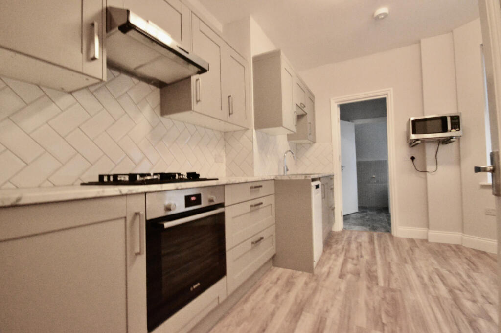 Apartment in London - View 5