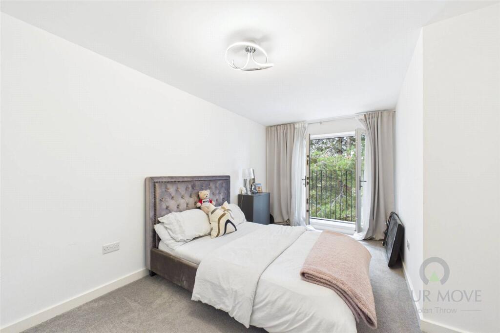 Oakview Court, Hindhead Knoll, Walnut Tree, Milton Keynes, MK7 photo 4