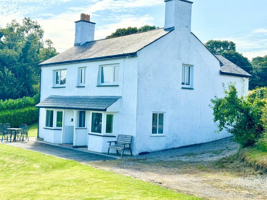 3-bed detached on Garth Road, Glan Conwy, Colwyn Bay, £399,500