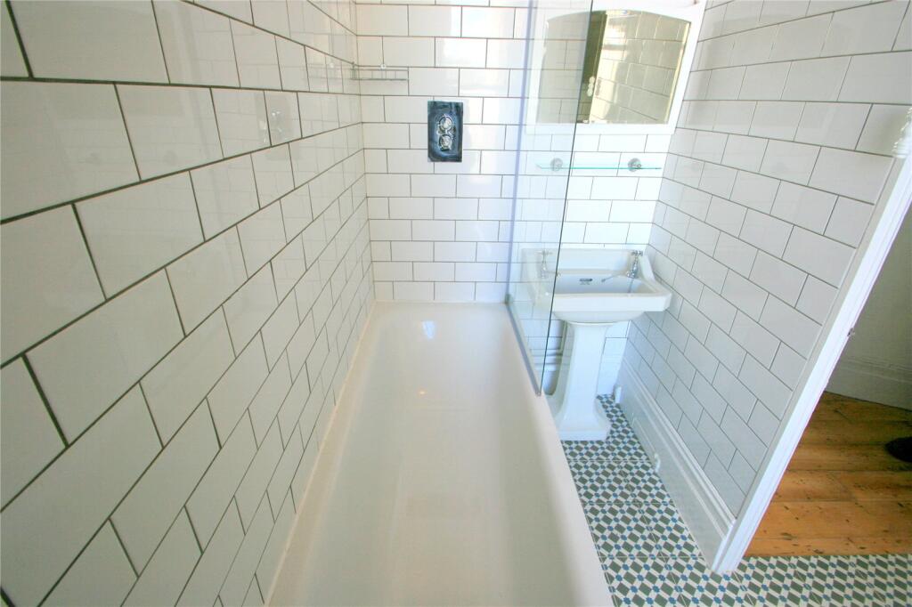 Apartment in Bristol - View 4