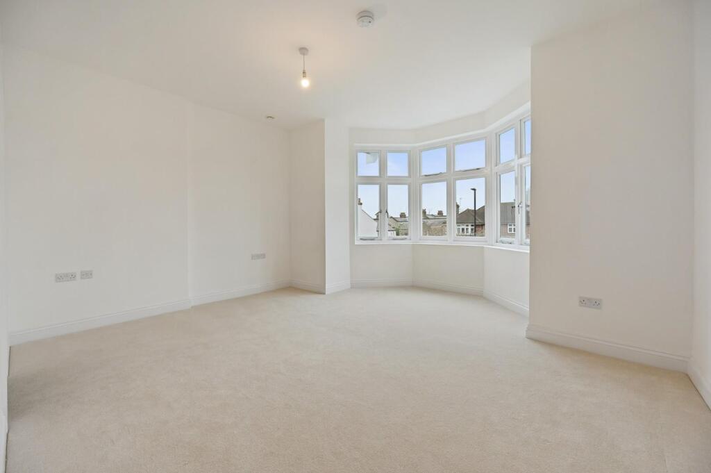 Woodfield Road, Ealing - View 4