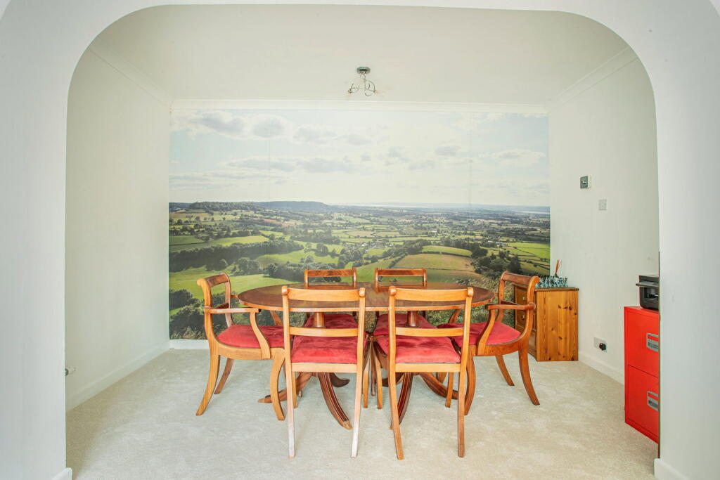 House in Gloucester - View 5