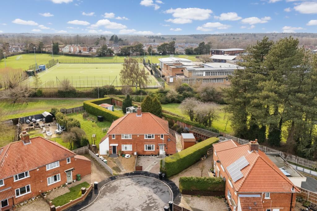 Main image of property: Leman Close, Loddon, Norwich