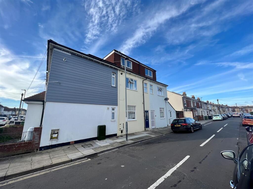2-bed house on New Road East, Portsmouth, £175,000
