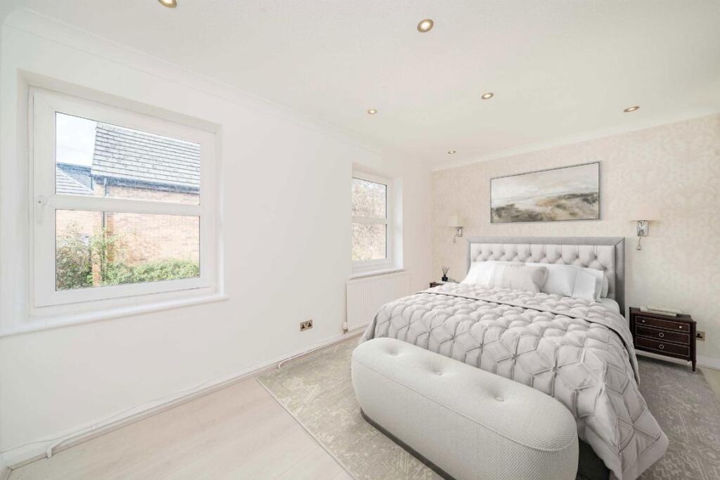 House in Twickenham - View 5