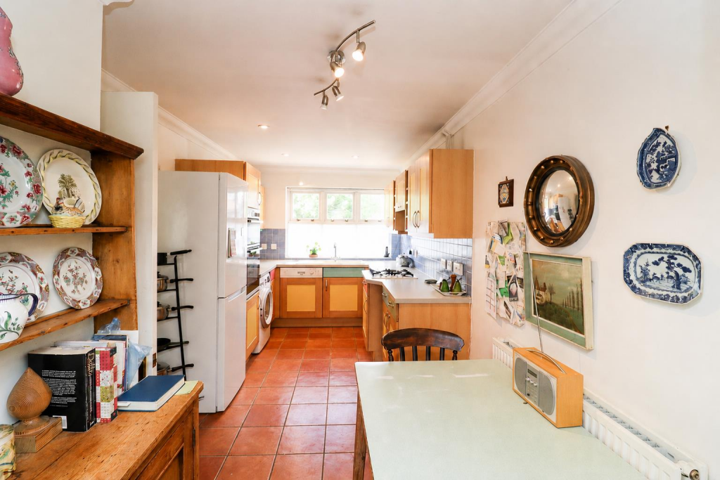 House in Hart, Fleet - More