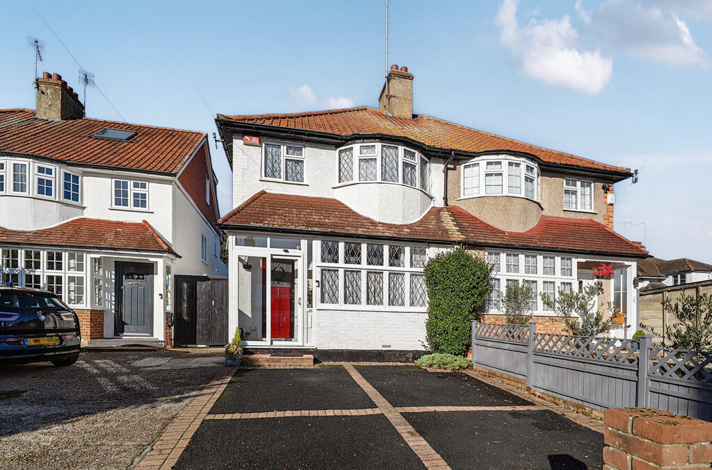 Main image of property: Middleton Avenue, Sidcup, DA14 6JH