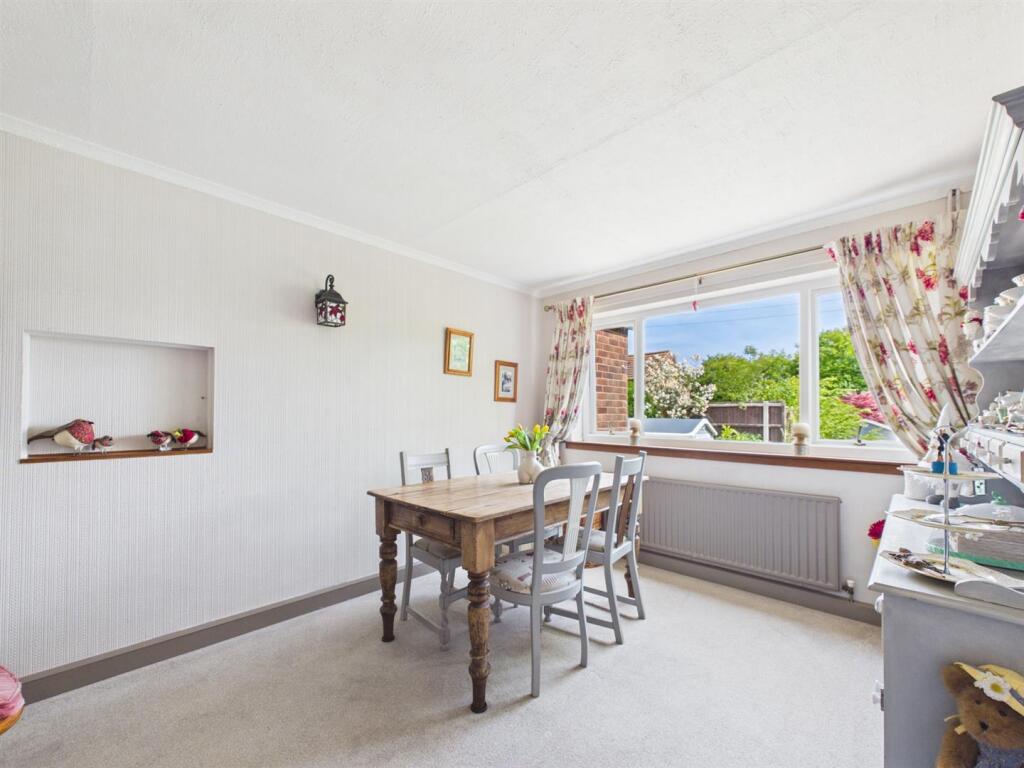 House in East Lindsey, Ludford - More