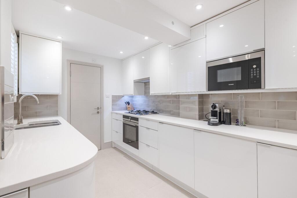 Apartment in London - View 5
