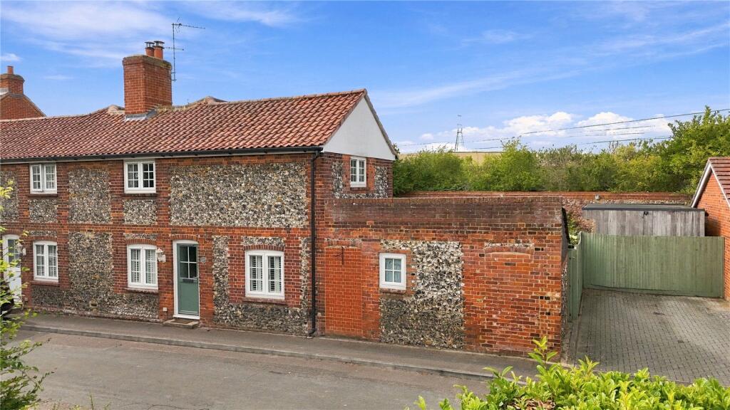 Main image of property: Peggys Walk, Littlebury, Nr Saffron Walden, Essex, CB11