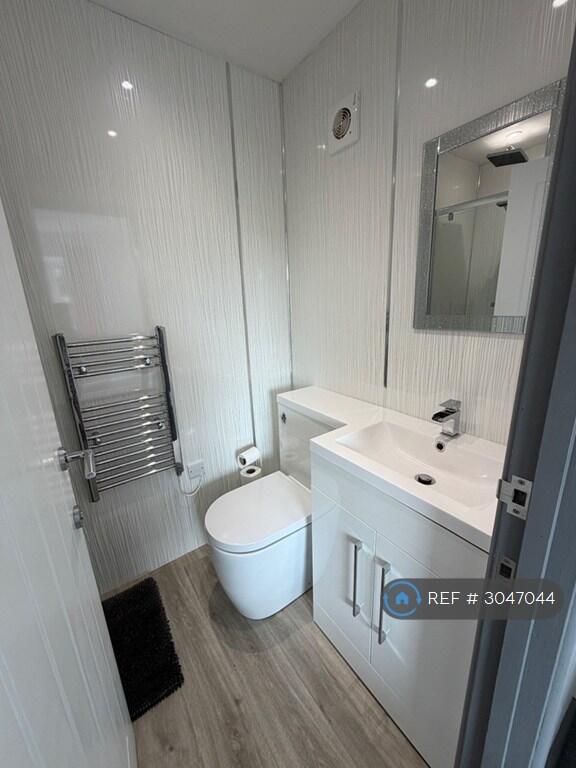House in Penrhyn-coch, Trefeurig - More