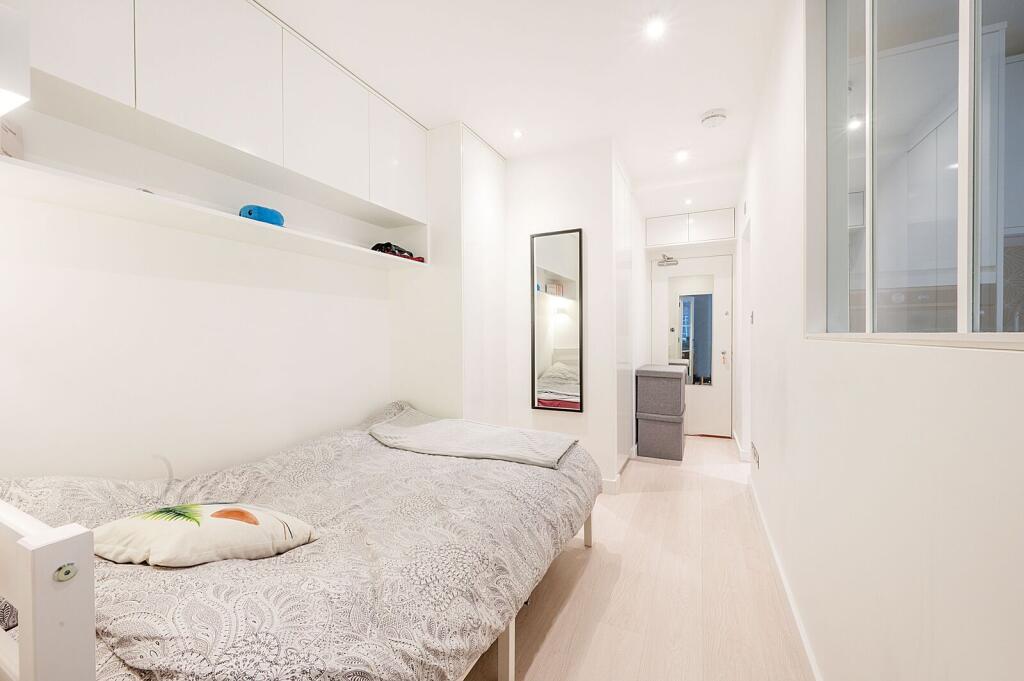 Latymer Court, Hammersmith, London, W6 photo 3