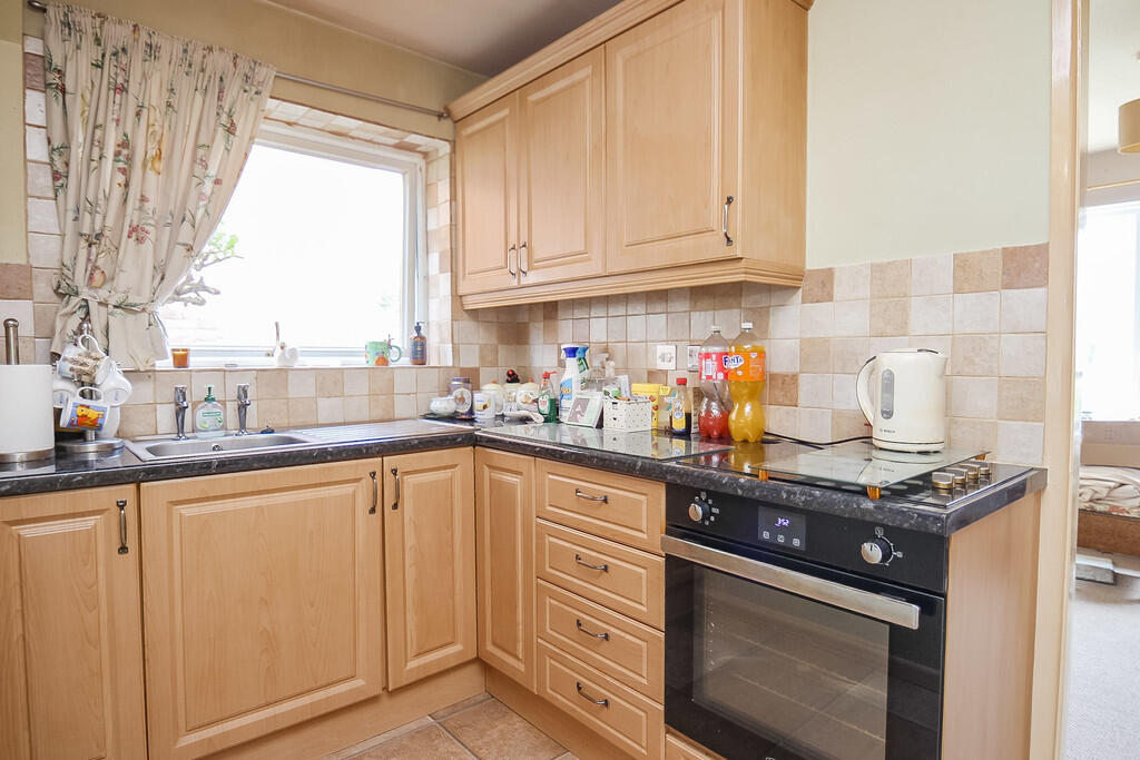 Balmoral Way, Weston-super-Mare photo 4