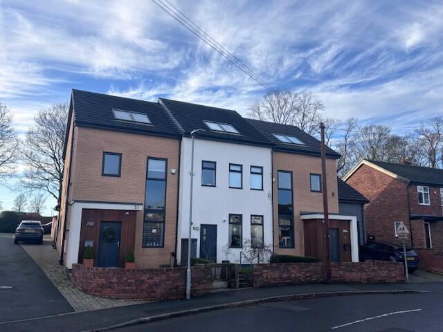 Main image of property: Towngate, Mirfield, WF14 9JG