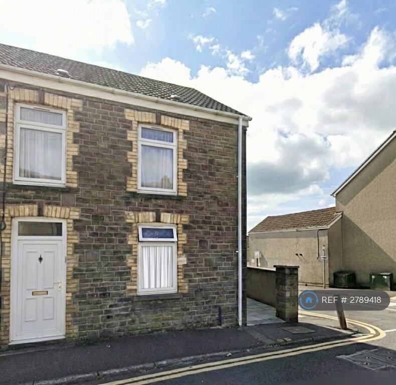 Main image of property: Skewen, Neath, SA10