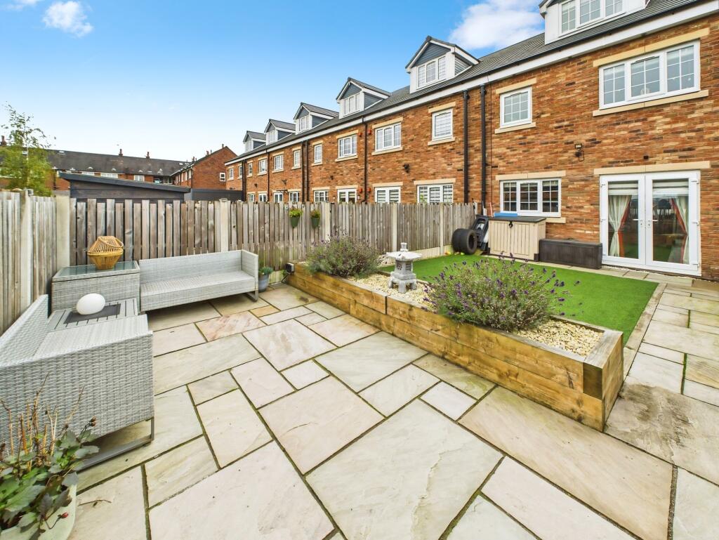 Lark Hill, Farnworth, BL4 photo 4