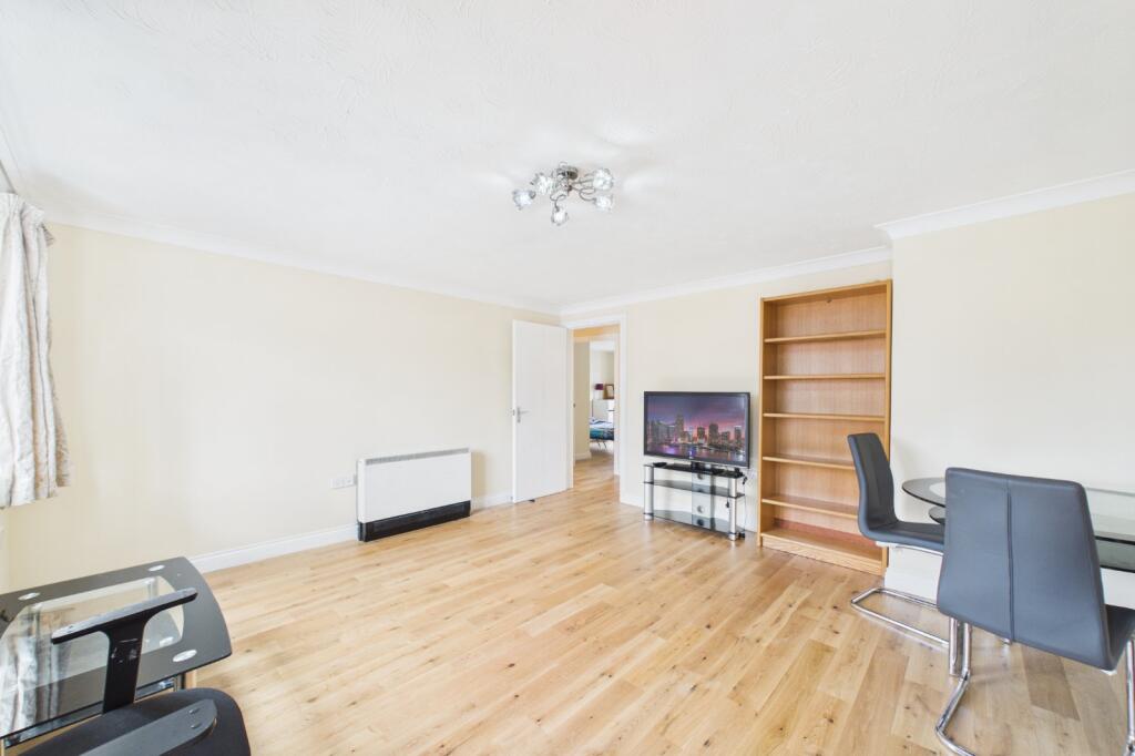 Apartment in Reading - View 2