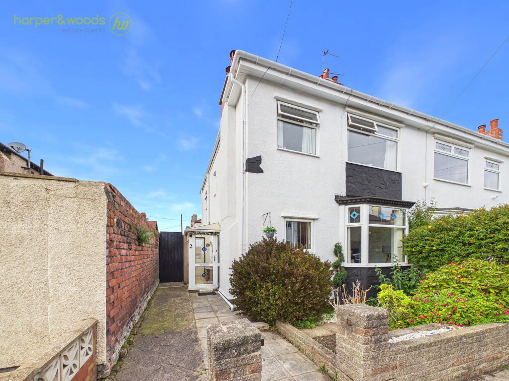 House in Wirral, Liverpool City Region - View 4