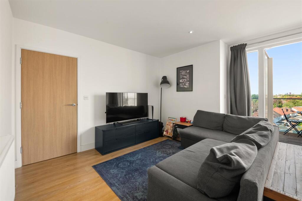 Apartment in Twickenham - More