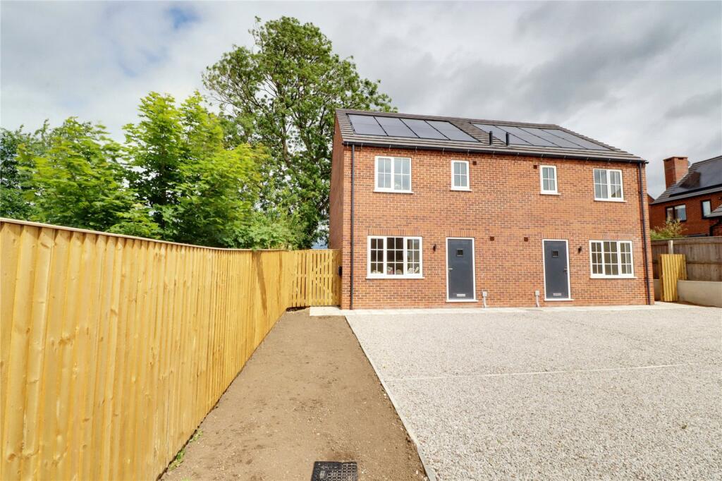 Main image of property: Low Cross Street, Crowle, Lincolnshire, DN17