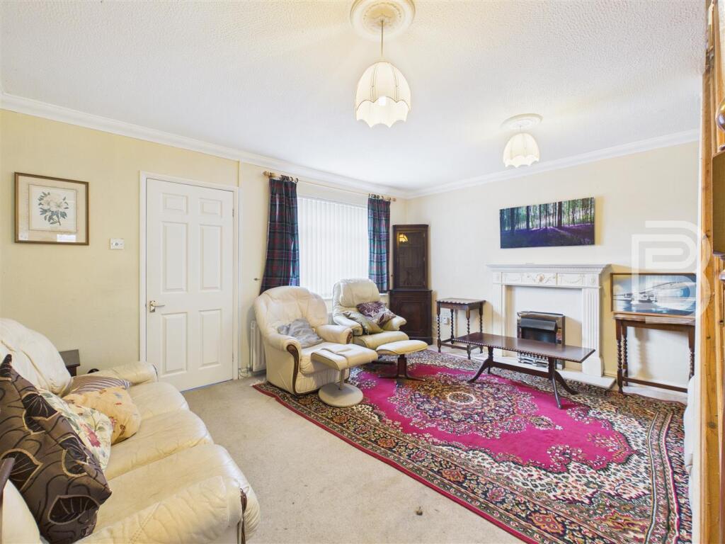 Bracken Drive, Bilton, Rugby photo 3